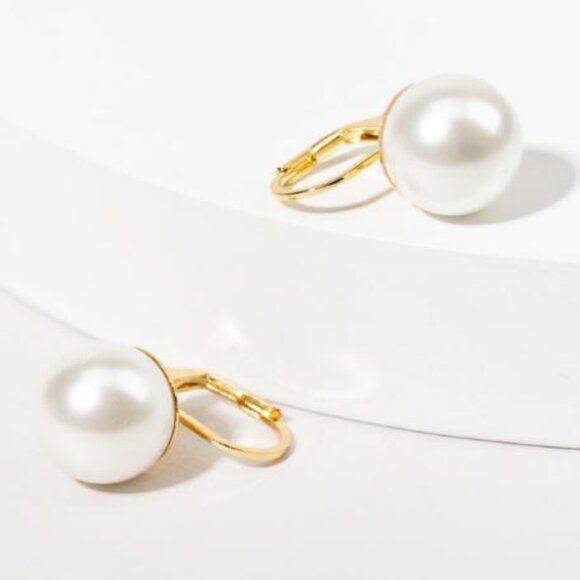 NWT Francesca’s Cathleen Pearl Drop Earrings - Picture 1 of 8